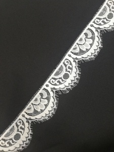 69223J Кружево шантильи с ресничками шир.6,5см цв.белый(в упак.60м)