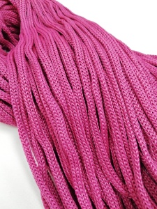 138 Шнур круглый полиэфирный 4мм цв.т.розовый(в рул.100м)